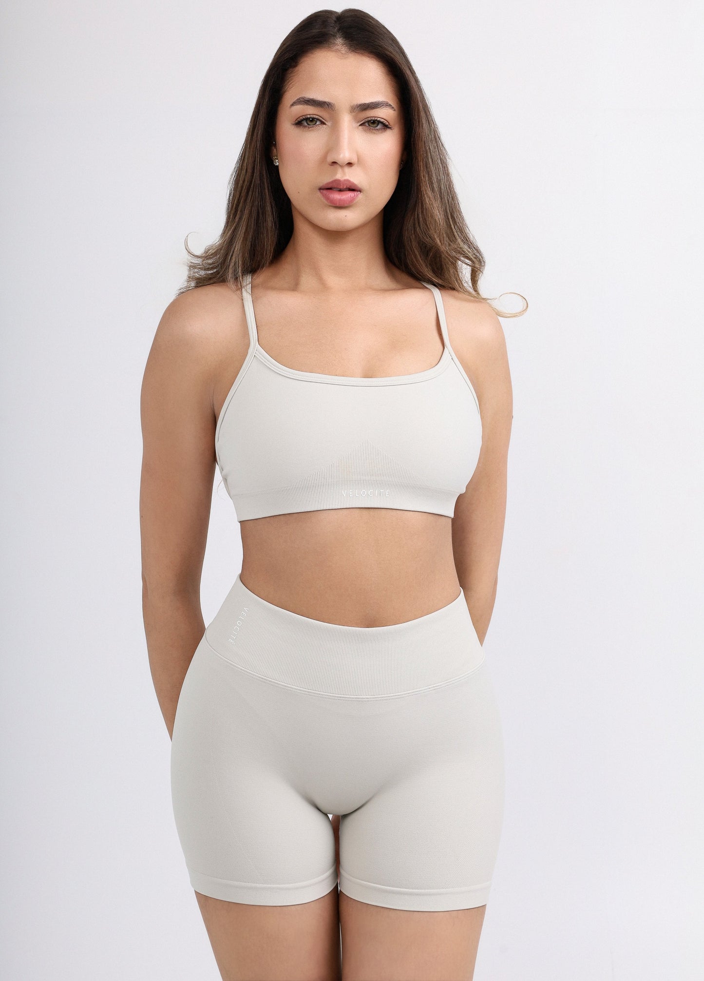 VBACK SCRUNCH SHORTS - CLOUD GREY